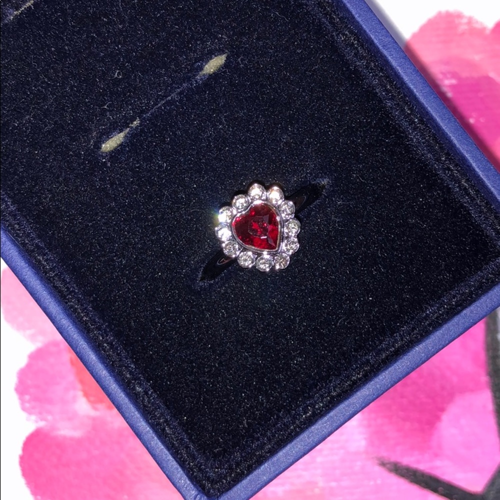 [NEW] Swarovski Halo Heart Ring